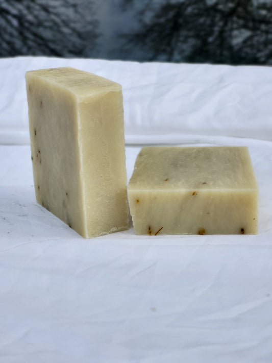 <img src="aloe_calendula_soap.jpg" alt="Aloe Calendula Natural Bar Soap">